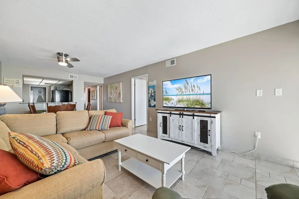 Edgewater 82- Floor to Ceiling Glass Doors 2 Bedrooms low Density Complex