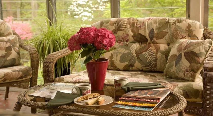 Colonial Gardens B & B