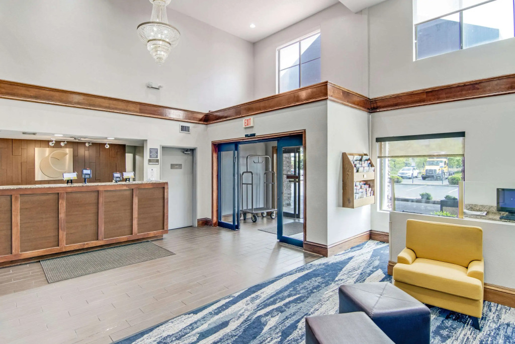 Comfort Suites near I-80 and I-94