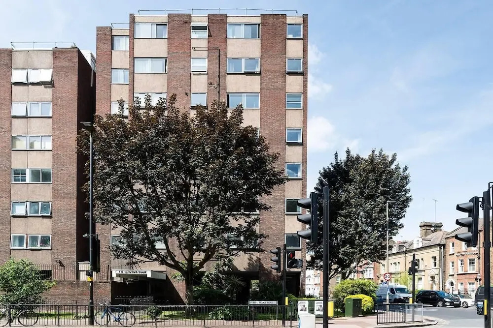 Stylish 2BR Flat next to Battersea Park