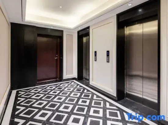 XANA Deluxe Hotel (Zhengzhou Bodou Xinxiang Wenmiao Subway Station)