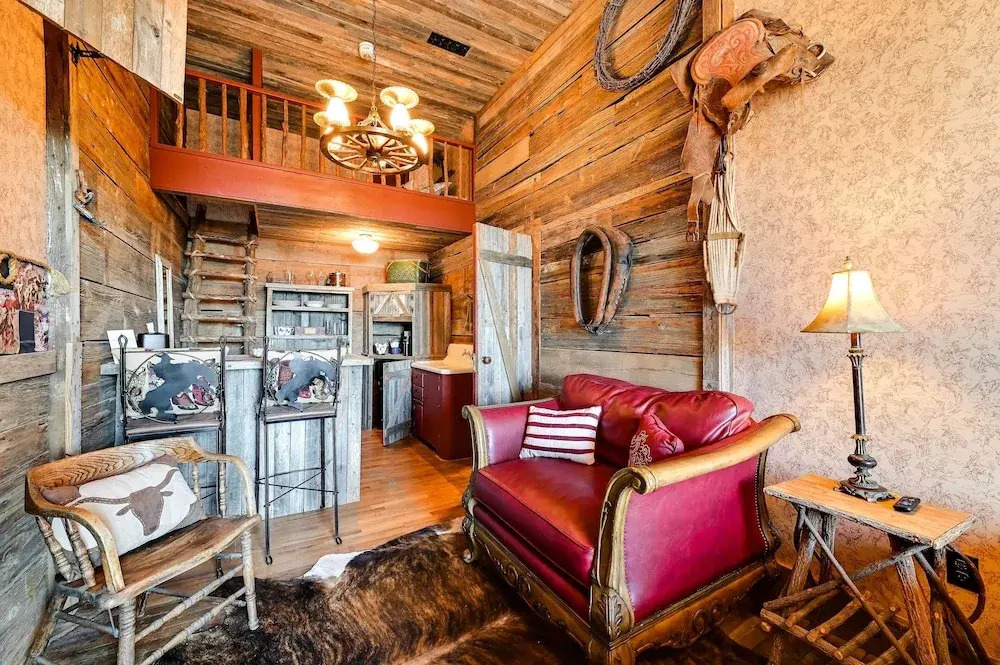 Western-themed Decatur Studio on Main Street!
