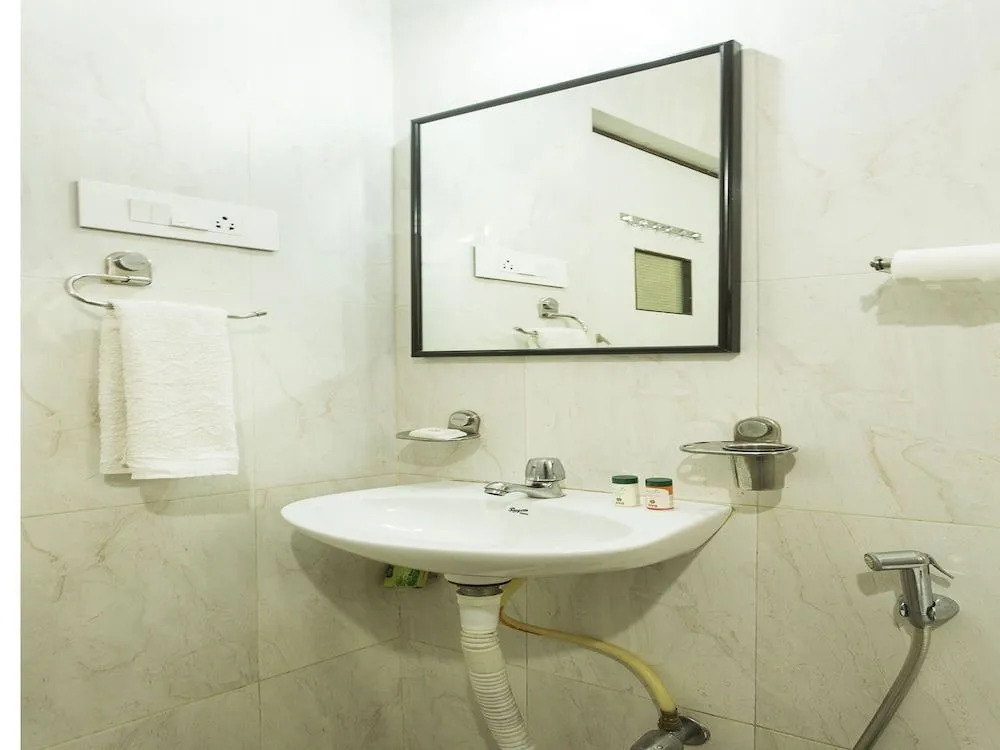 OYO 10221 Hotel E Serai