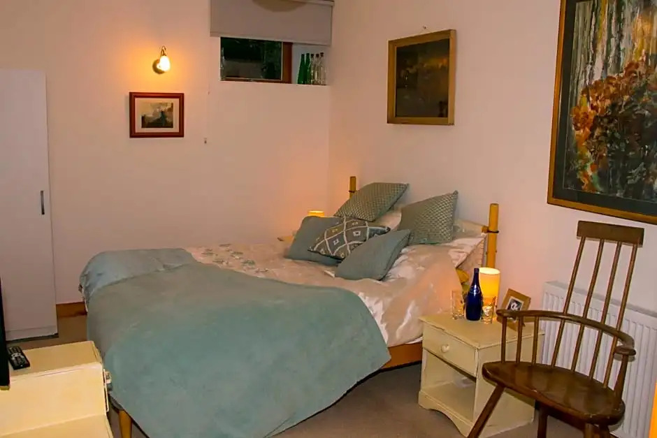 James John Hamilton House and backpacker hostel