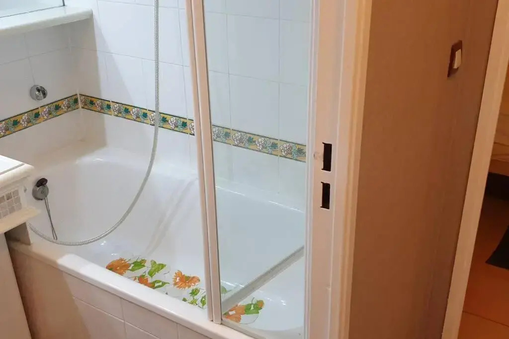 Charmant T2 de 34m2 en Résidence de standing à Grimaud - Piscines - Jardinet - Plein coeur du Golfe de St Tropez- Pleine nature