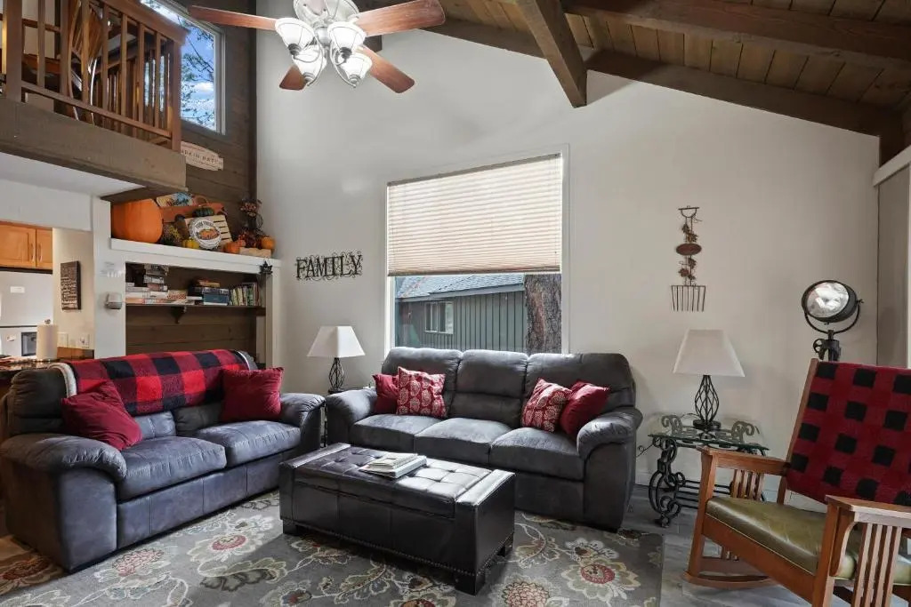 2 Landrise-AC-Hot Tub-4BR/2BA