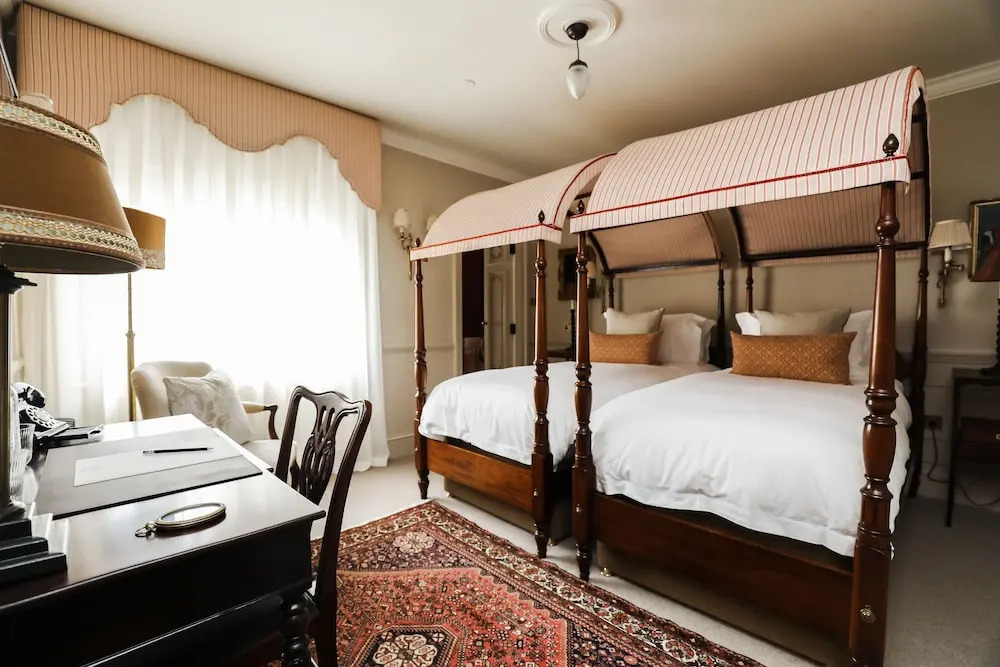 Henry's Townhouse