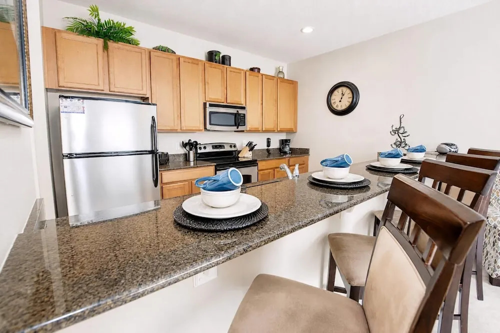 8960 Paradise Palms