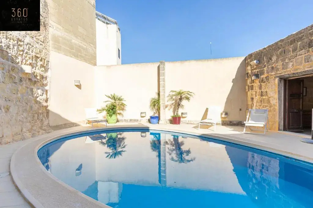 Beautiful, Designer villa with Private pool & BBQ by 360 Estates