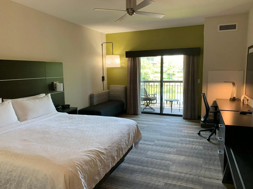 Holiday Inn Express & Suites El Dorado Hills by IHG