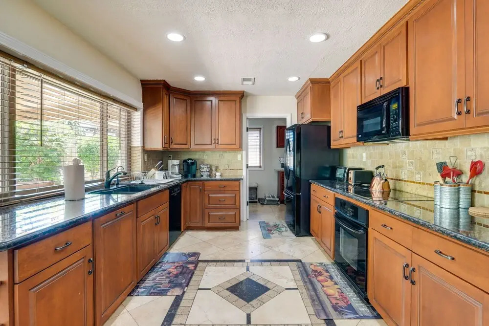 Blissful Scottsdale Home w/ Patio, Fire Pit & Pool
