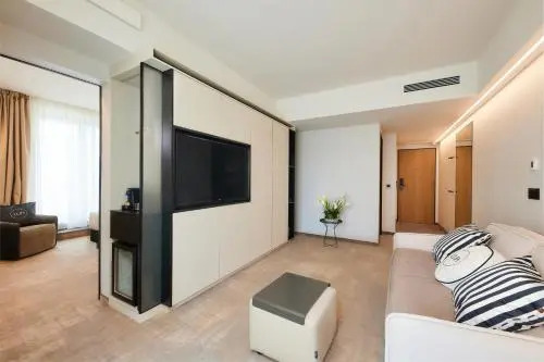 LUA Resort