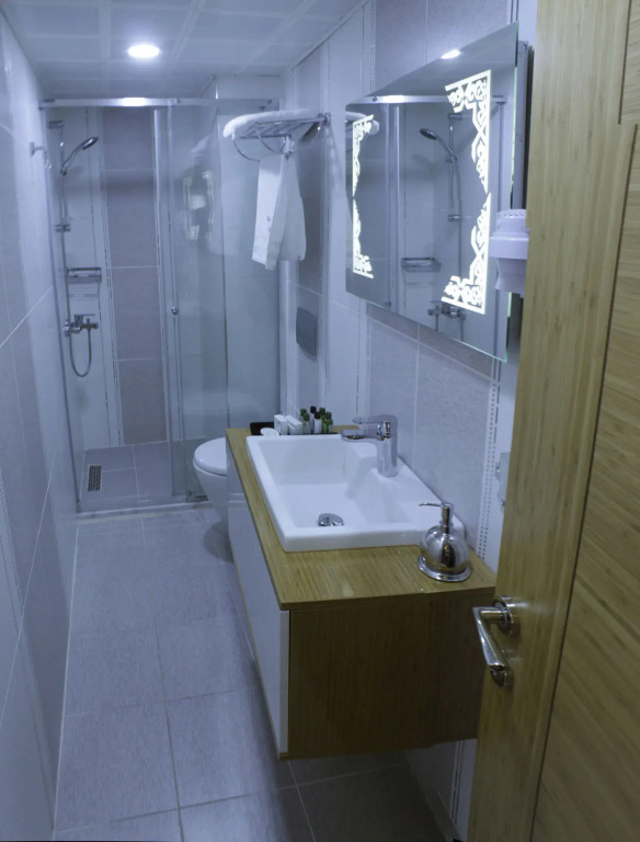Know Hotel & Hostel