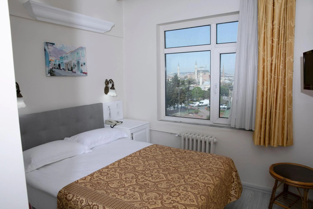 Hali Hotel