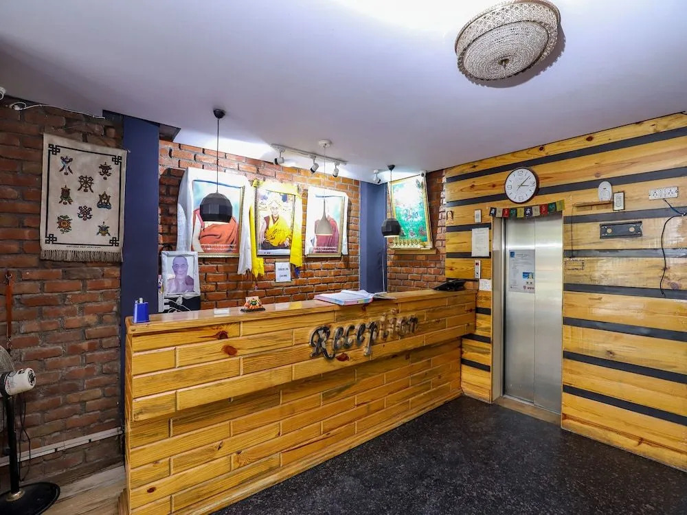 OYO 24901 Achi House
