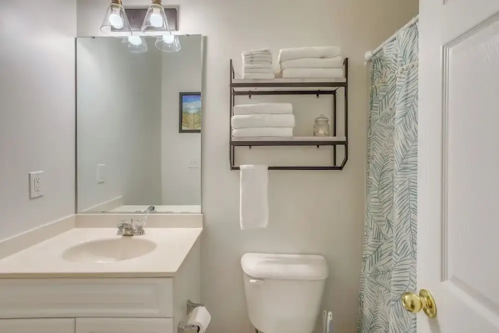 7 Mi to Myrtle Beach Boardwalk: Condo w/ Balcony!
