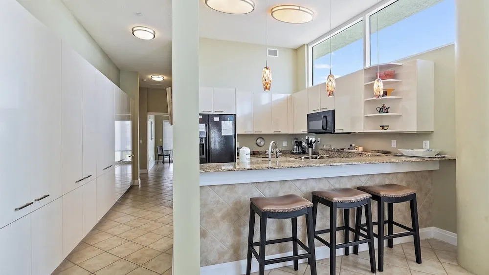 Crescent Siesta Key Charmer 3 Bedroom Condo by RedAwning