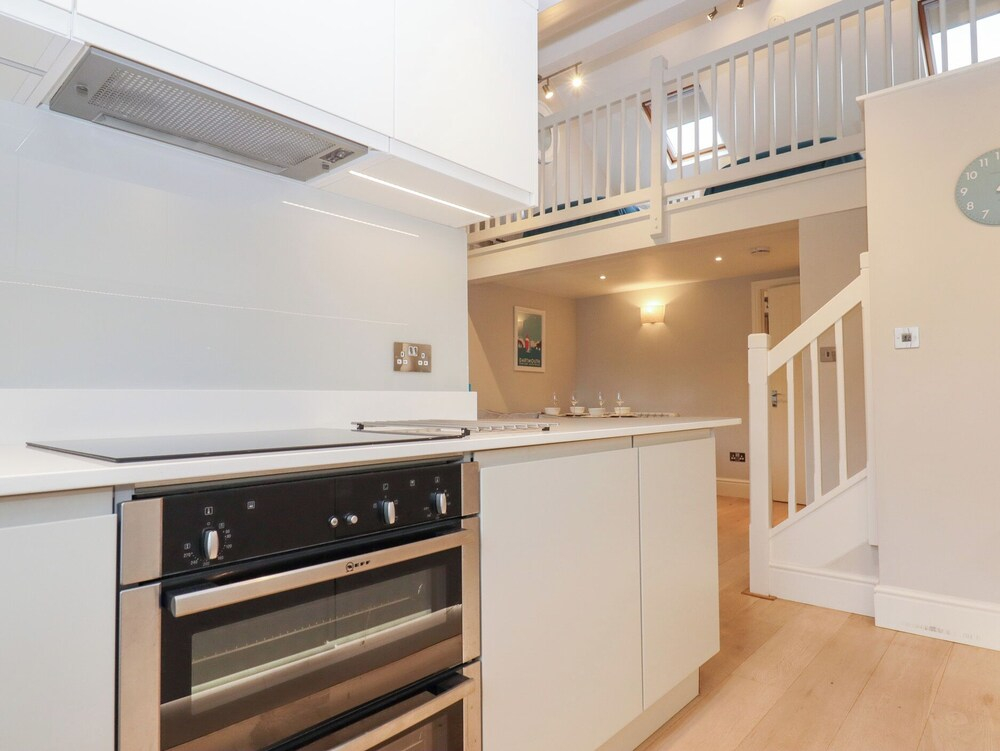 3 Keepers Cottage, Hillfield Village