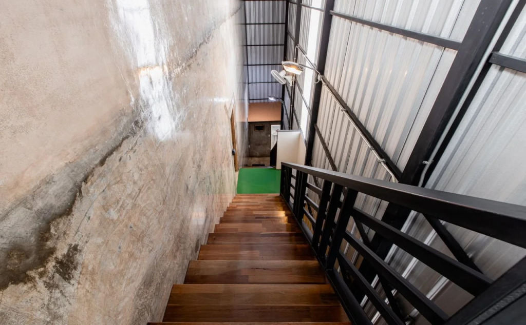 The Alley Hostel & Bistro