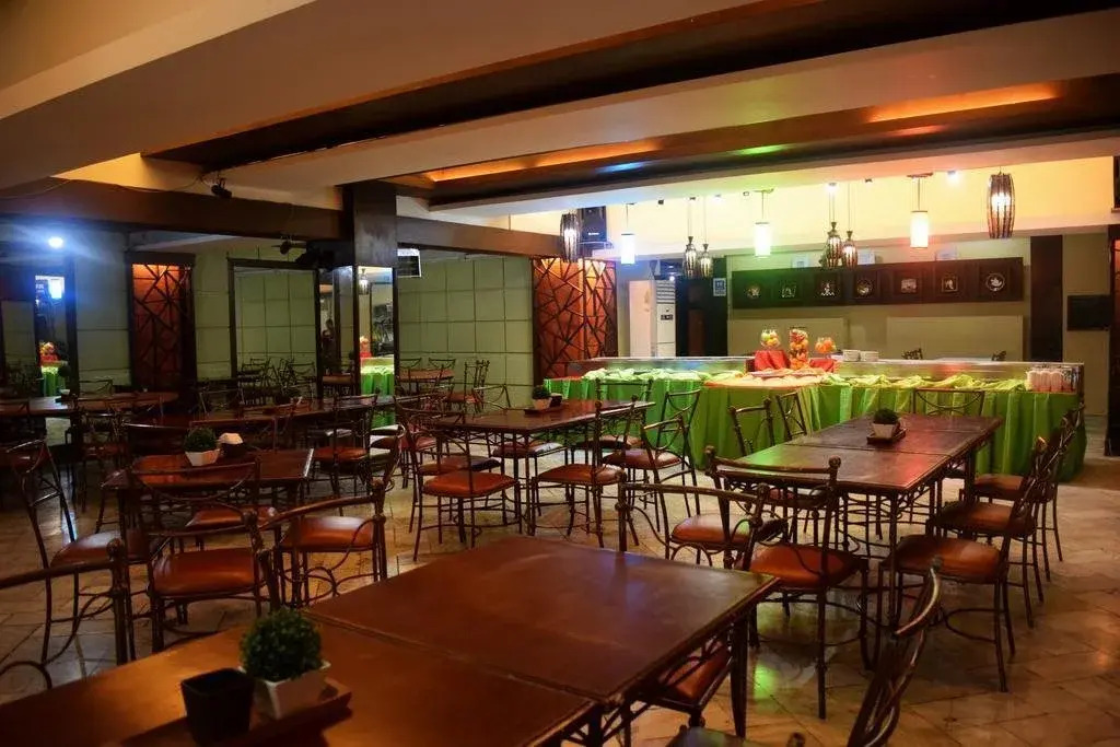 Jade Hotel And Restaurant