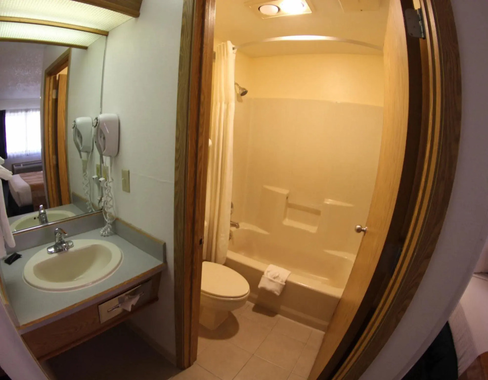Red Lion Inn & Suites Ontario