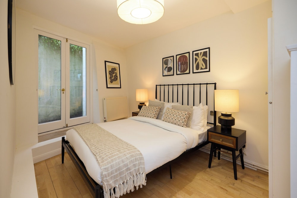 The Albion Lower Apartment