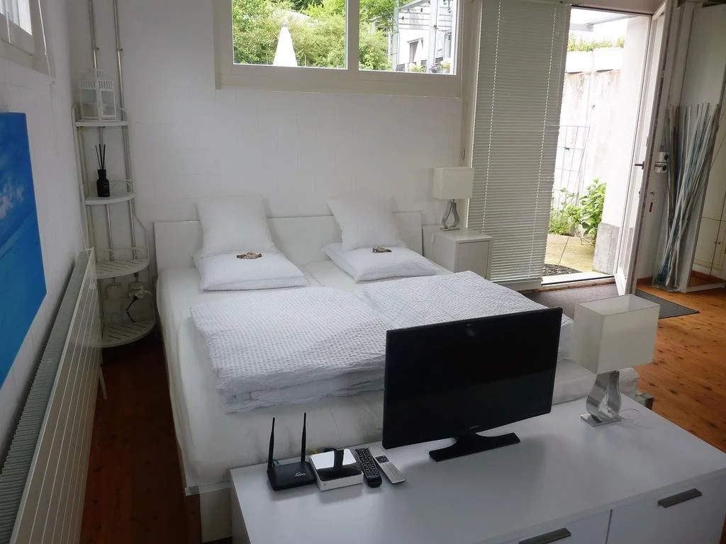 Studio Elegant