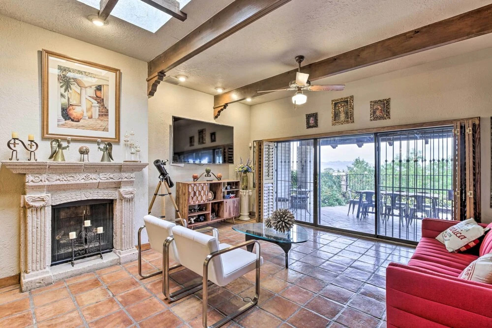 Elegant El Paso Condo ~ 10 Mi to Downtown!