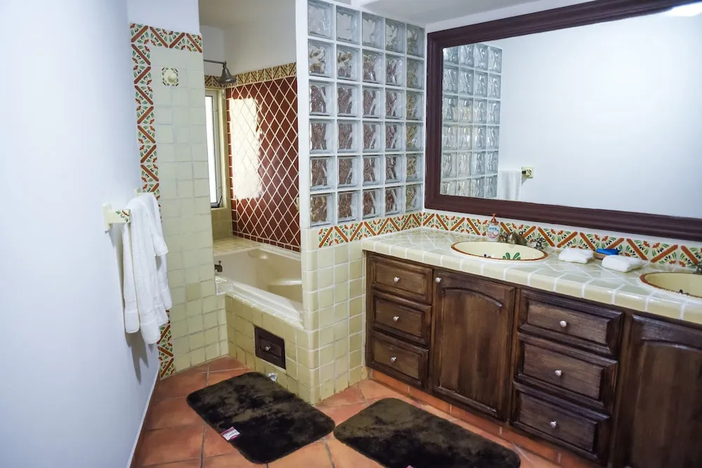 Las Mananitas C1073 BR by Casago