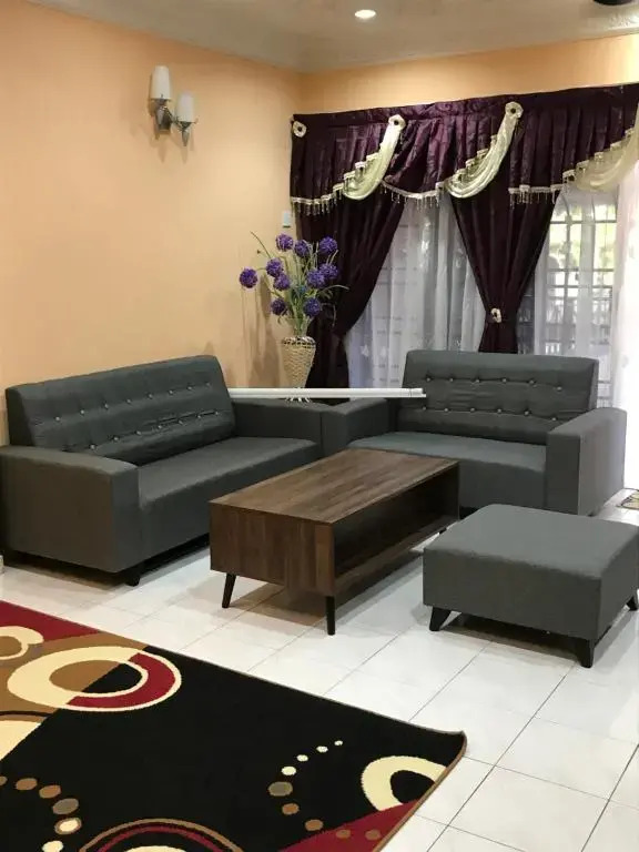 PJM HILL VIEW HOMESTAY