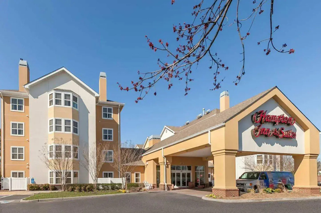 Hampton Inn & Suites Newport News-Airport - Oyster Point Area