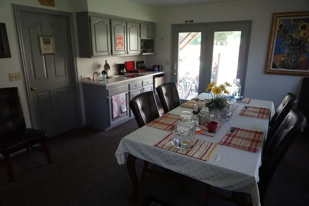 Harvest House Inn