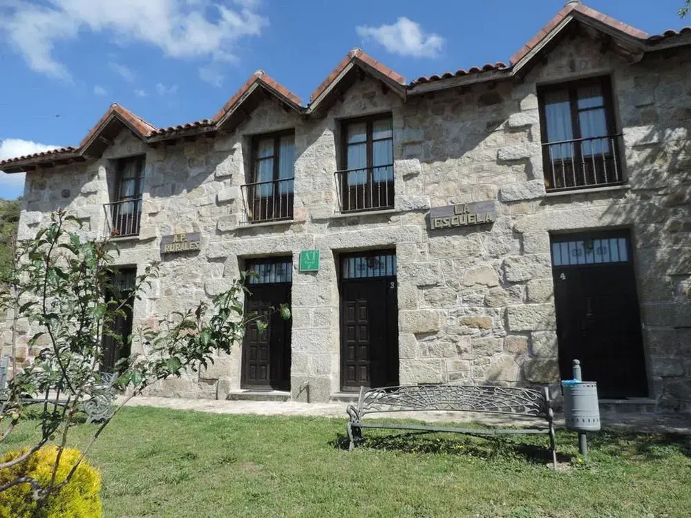 La Escuela