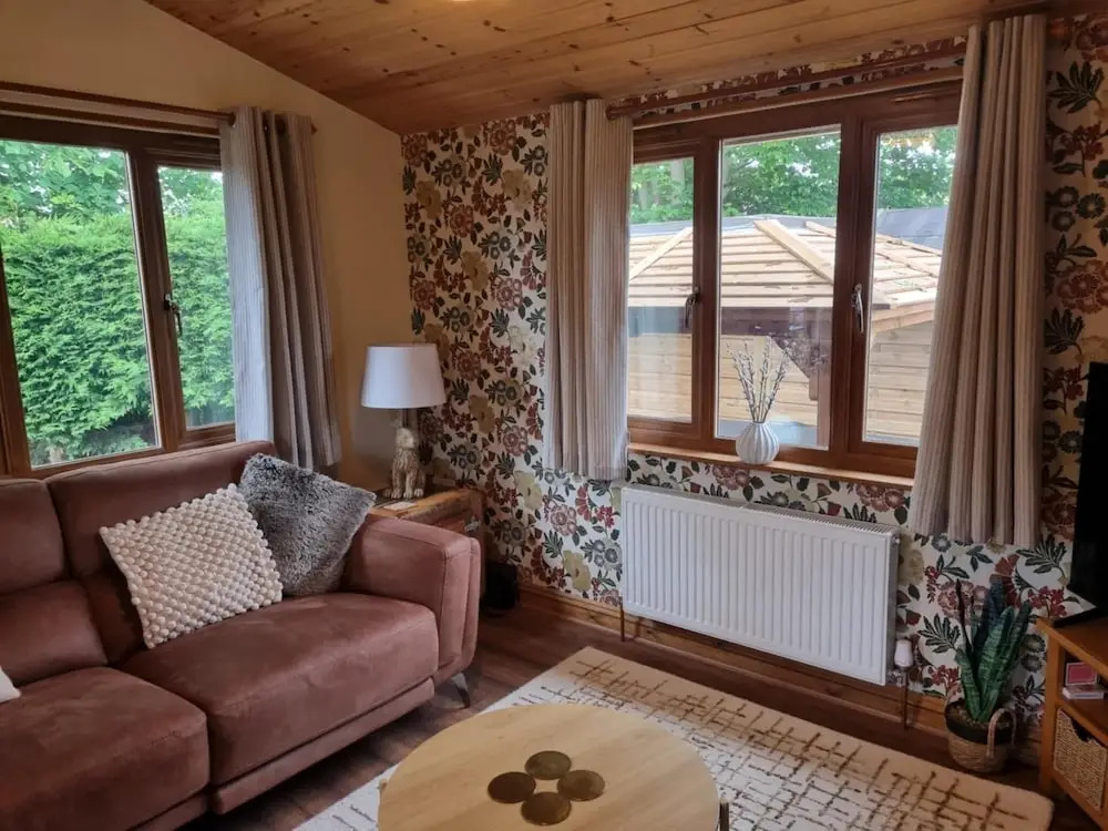 Luxury log Cabin With hot Tub- York