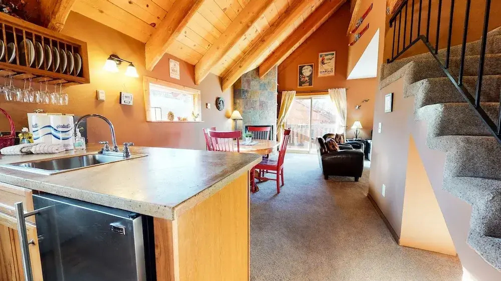 Mammoth View Villas 35