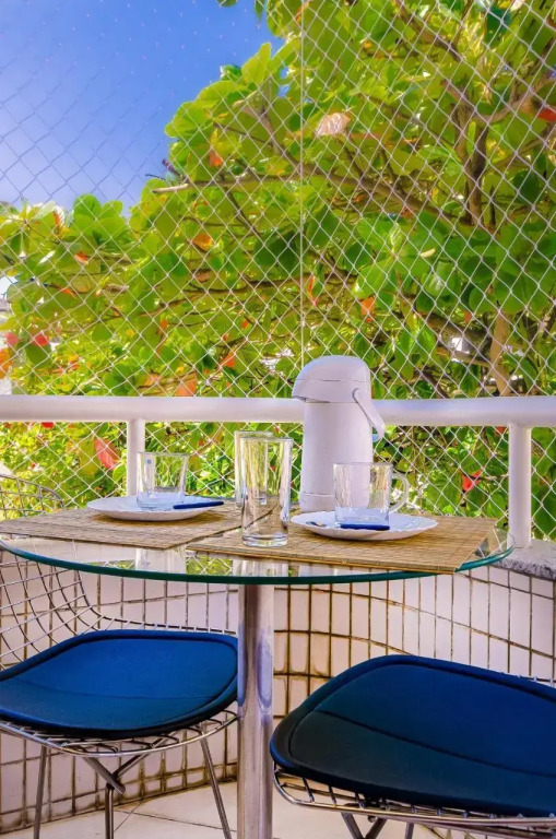 2 Quartos Varanda Piscina, 300 m praia Wi-Fi 200Mb