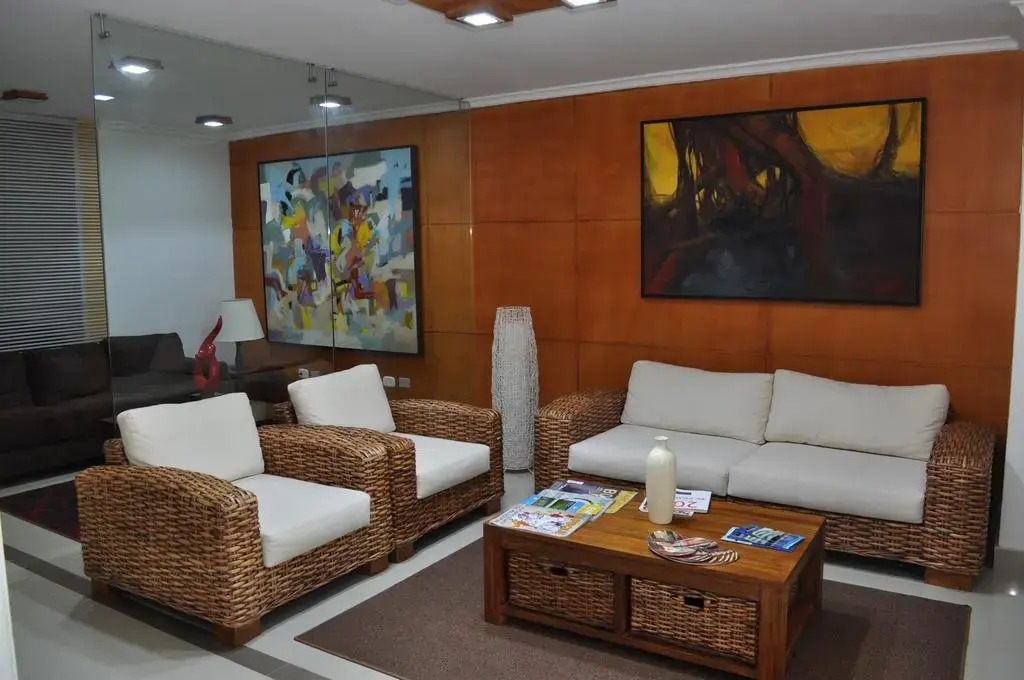 POMPATAO Apartamentos y Suites