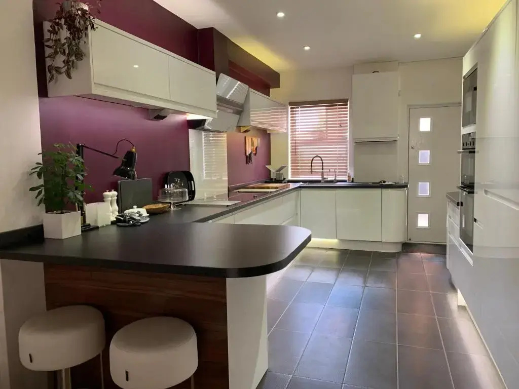 Oliverball Serviced Apartments - Milton Mews - Modern 3 bedroom apartment in Portsmouth