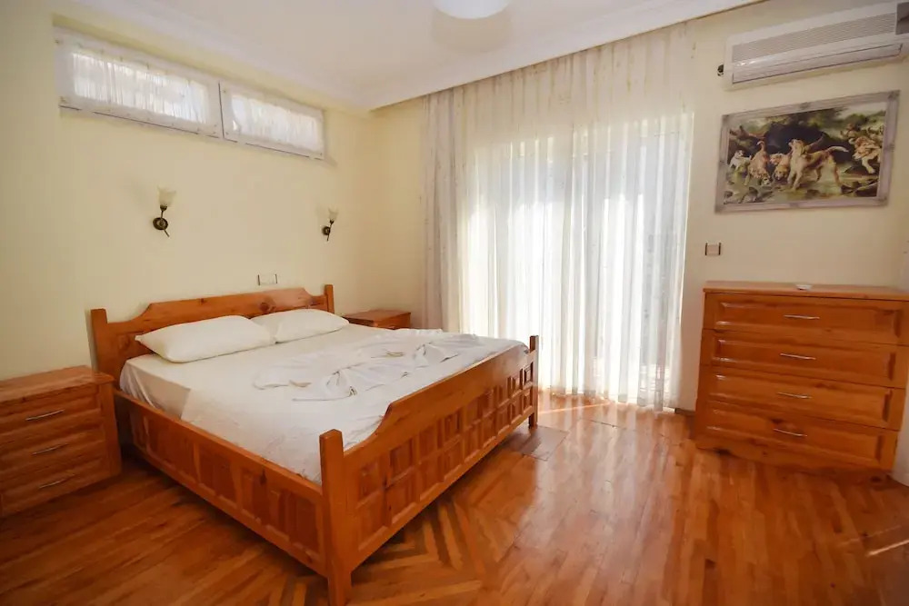 OVA7900 Villa Nail 2 Bedrooms