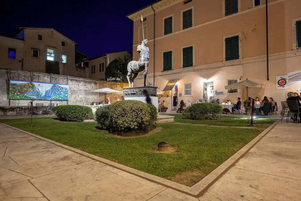 Cozy Pietrasanta Central Apartment With Loft