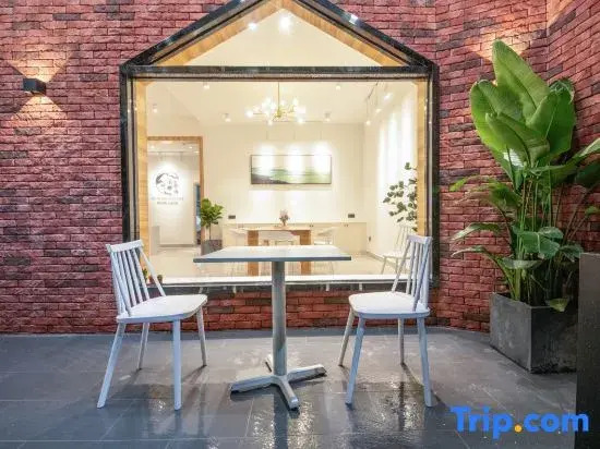Yixiang Banhai Seaside Homestay (Yangjiang Dongping Branch)