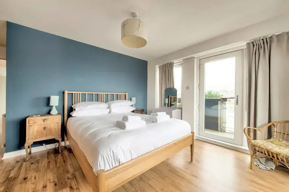 Beautiful 3Bdr Home With Private Roof Terrace