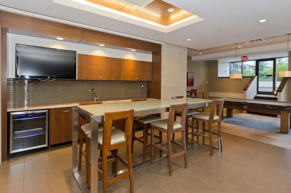 Suite Digs Waterfront