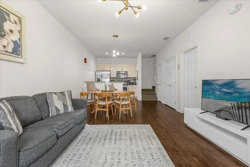 3 Bd 2 Ba Lucaya Village 22-103