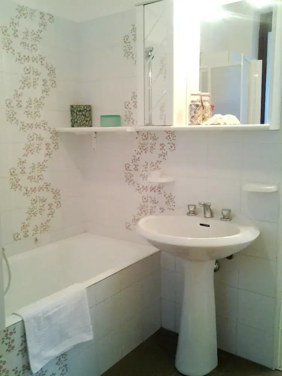 Apartment With one Bedroom in Menaggio, With Wonderful Lake View, Pool