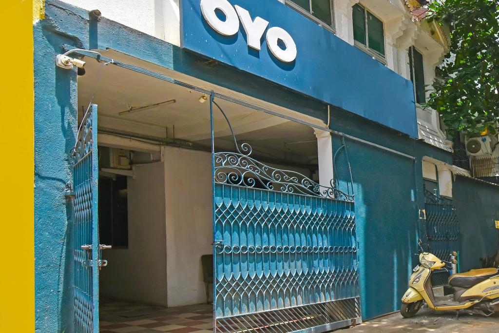 Hotel O Grand Residency Near Kasi Talkies