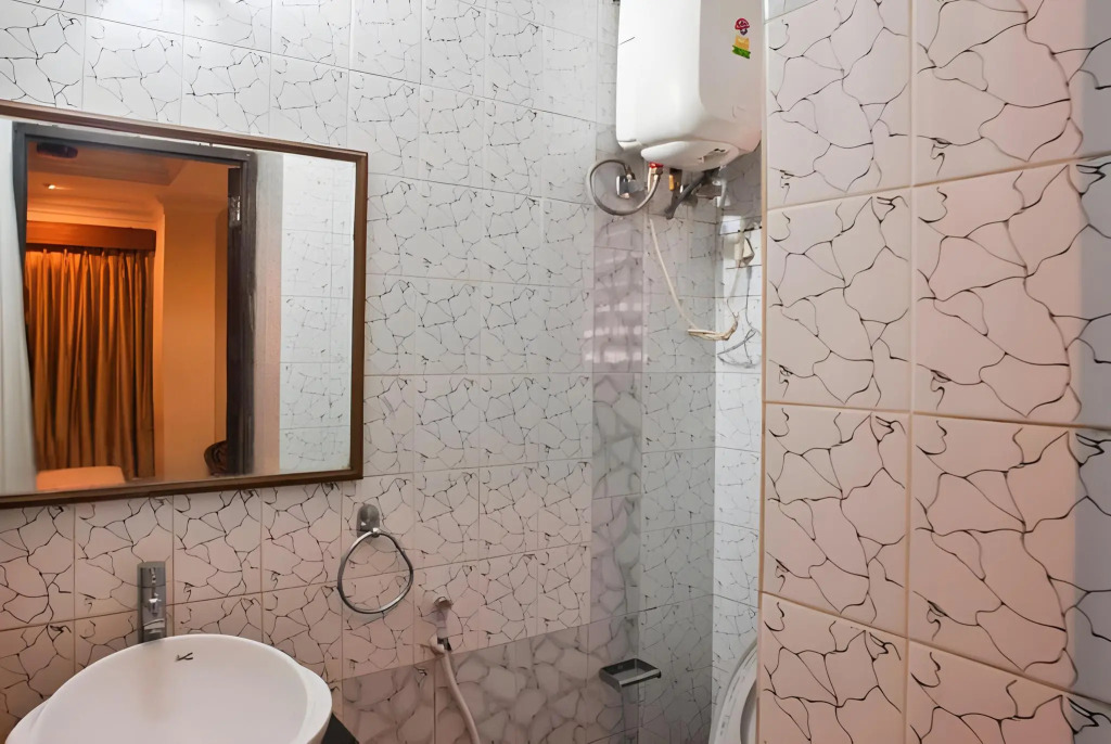 FabHotel Gulshan International - Nr Peter Cat Park Street