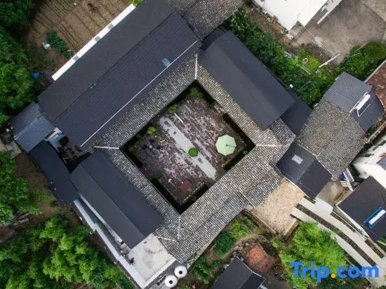 Yunshuiyu Moganshan Hot Spring Siheyuan Homestay