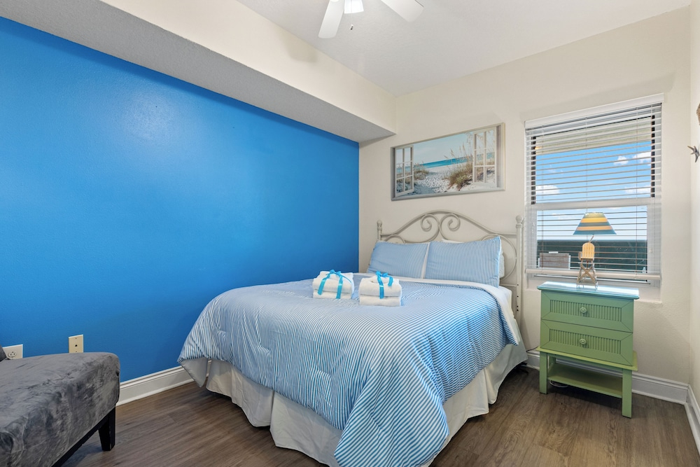 Seas the Day! Your Perfect 2BR Beachfront Escape! Sleeps 8!
