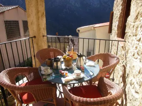 Gite Piazza Alla Pietra- Ota